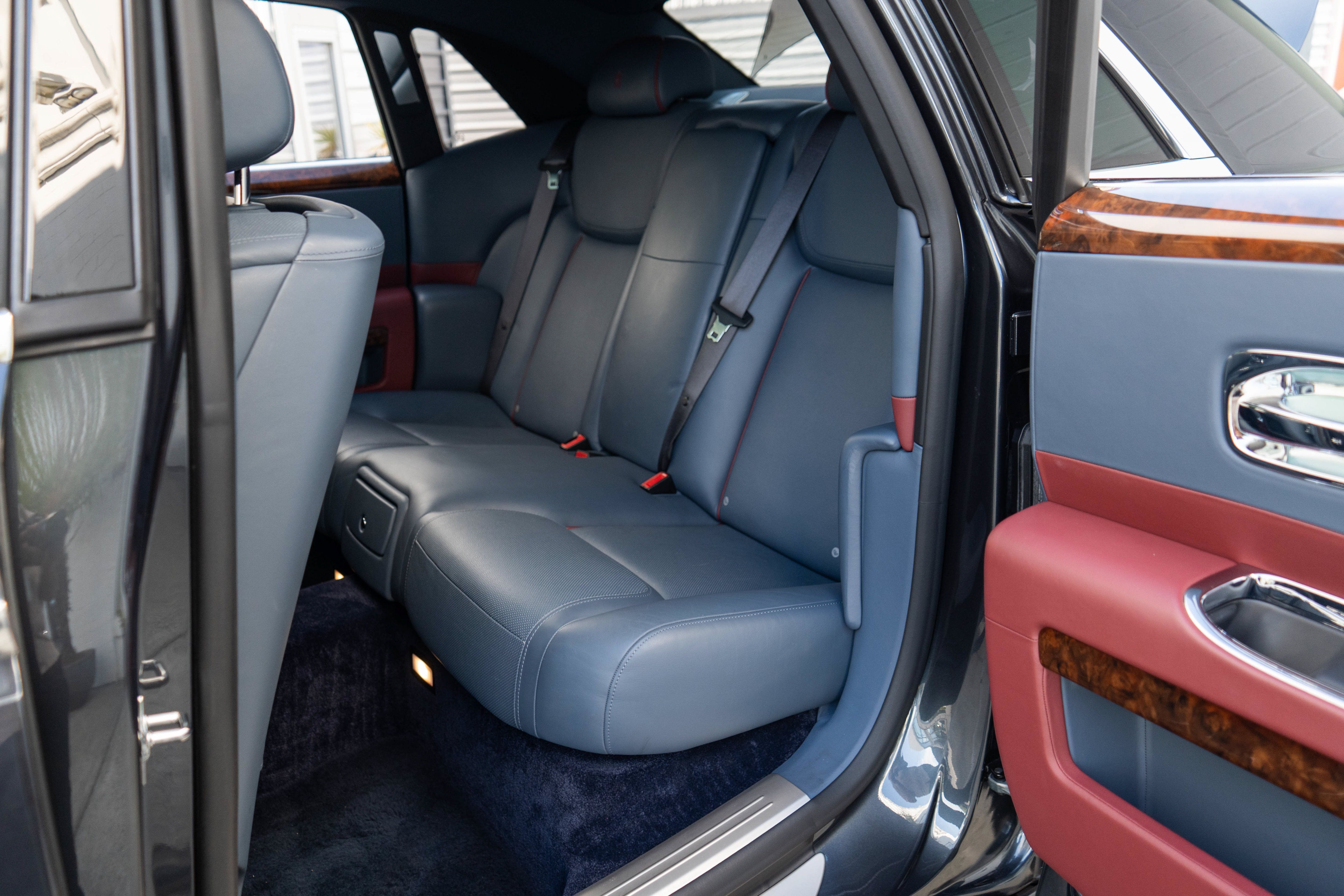 Used 2017 Rolls-Royce Ghost RWD image 27