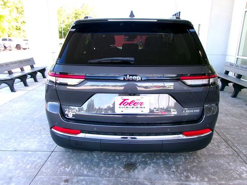 Used 2023 Jeep Grand Cherokee Laredo w/ Luxury Tech Group I AWD/4WD image 21
