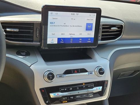 New 2024 Ford Explorer XLT w/ Equipment Group 202A image 8