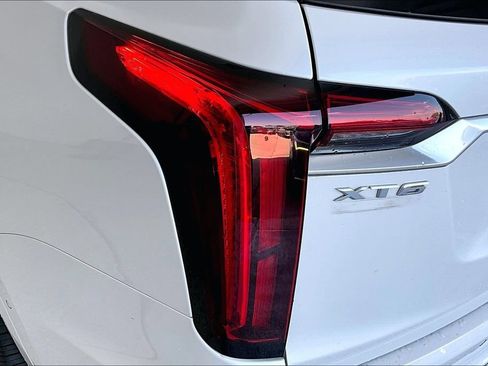 Used 2020 Cadillac XT6 Premium Luxury FWD image 40