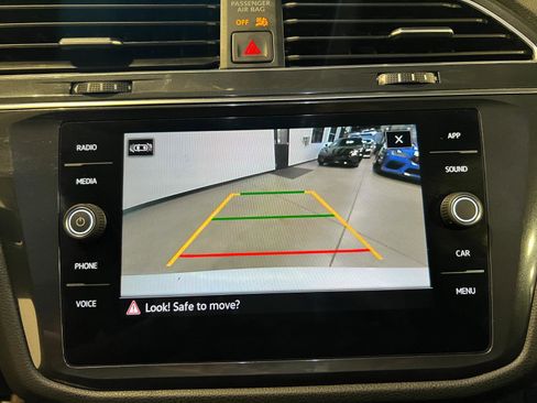 Used 2023 Volkswagen Tiguan SE image 18