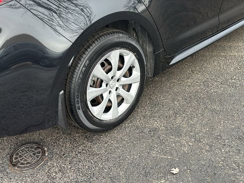 Used 2021 Toyota Corolla LE image 8