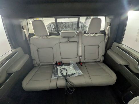 New 2026 GMC Sierra 3500 SLT w/ SLT Premium Package image 26