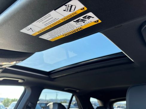 Used 2025 Mercedes-Benz GLE 450 4MATIC image 12