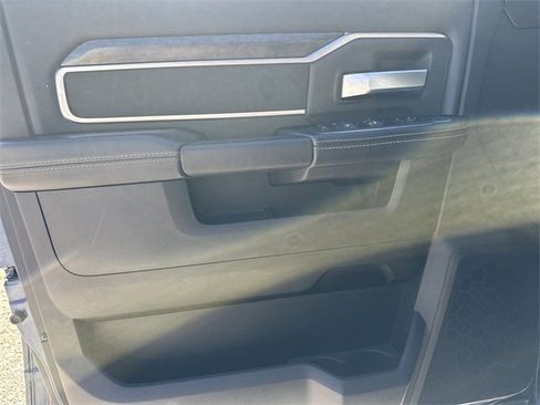 Used 2024 RAM 2500 Big Horn w/ Bed Utility Group image 10