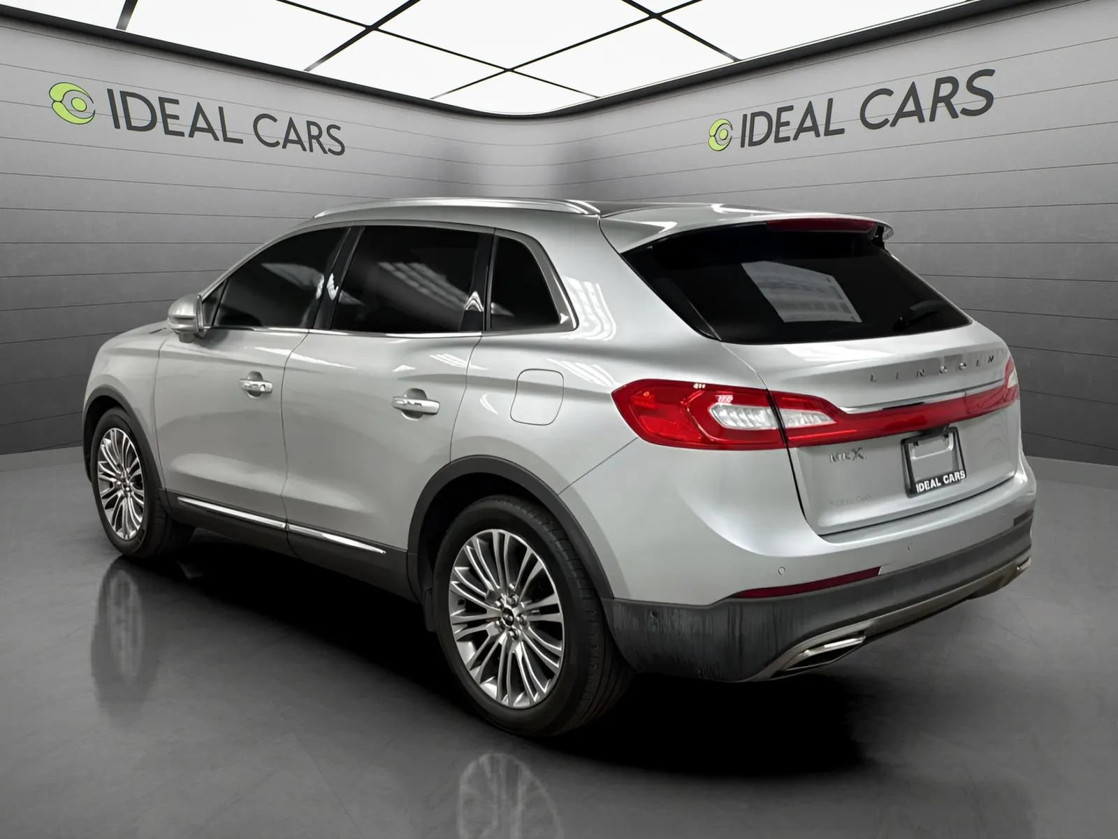 Used 2017 Lincoln MKX Reserve w/ Driver Assistance Package FWD image 7