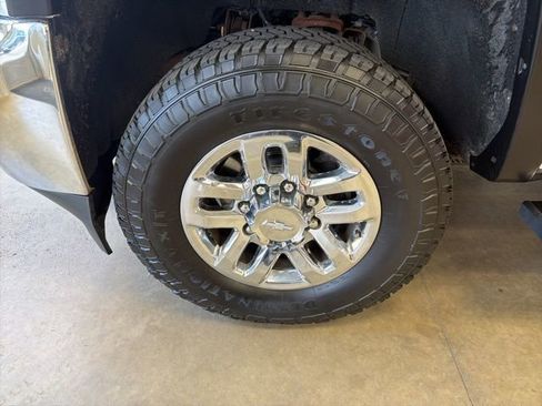 Used 2017 Chevrolet Silverado 2500 LT AWD/4WD image 10