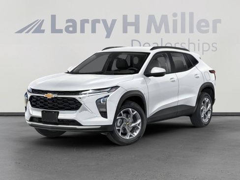 Used 2025 Chevrolet Trax LT w/ LT Convenience Package FWD image 4