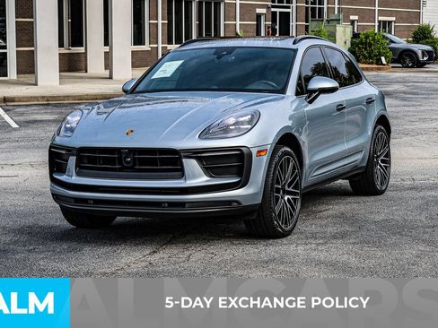 Used 2024 Porsche Macan w/ Premium Plus Package AWD/4WD image 3
