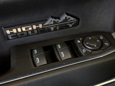 Used 2023 Chevrolet Silverado 1500 High Country w/ Technology Package AWD/4WD image 25