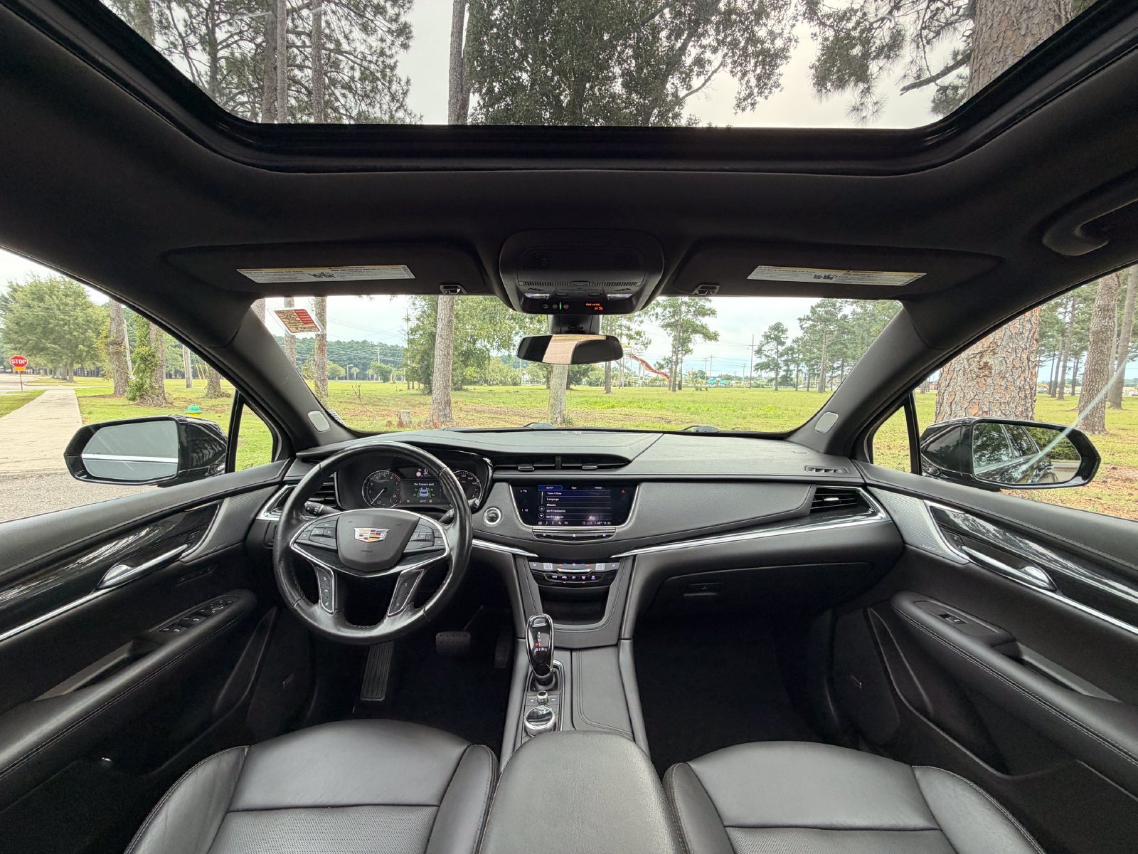 Used 2020 Cadillac XT5 Premium Luxury AWD/4WD image 2
