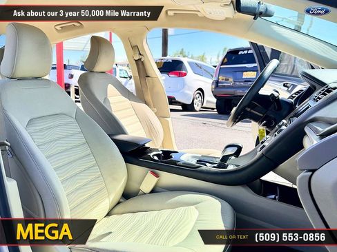 Used 2016 Ford Fusion SE FWD image 16