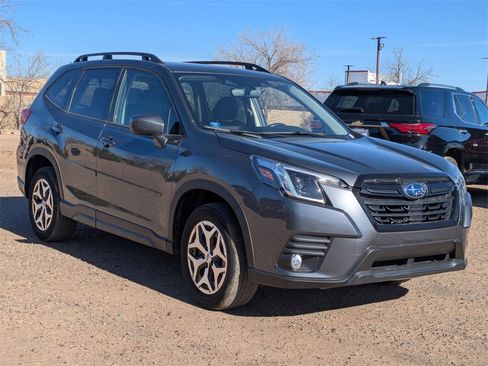 Used 2022 Subaru Forester Premium image 3