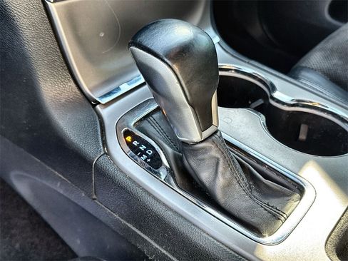 Used 2019 Jeep Grand Cherokee Altitude image 23