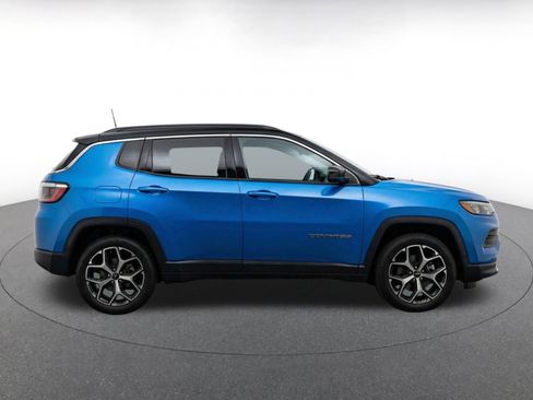 Used 2025 Jeep Compass Limited AWD/4WD image 8