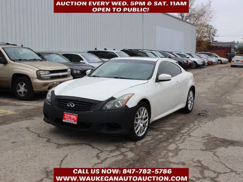 Used 2013 INFINITI G37 x Coupe w/ Premium Pkg image 1