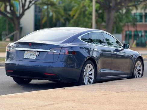 Used 2017 Tesla Model S 60 image 5