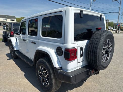 New 2026 Jeep Wrangler Unlimited Sahara AWD/4WD image 3