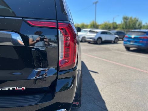 Used 2023 GMC Yukon AT4 w/ AT4 Premium Package AWD/4WD image 6
