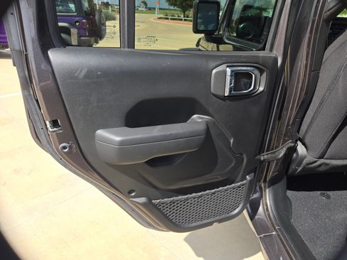 Used 2023 Jeep Wrangler Unlimited Sport AWD/4WD image 14