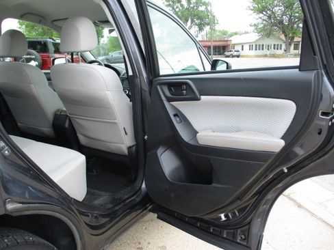 Used 2018 Subaru Forester 2.5i w/ Alloy Wheel Package AWD/4WD image 21