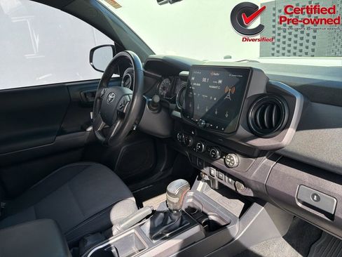 Used 2020 Toyota Tacoma TRD Off-Road AWD/4WD image 35