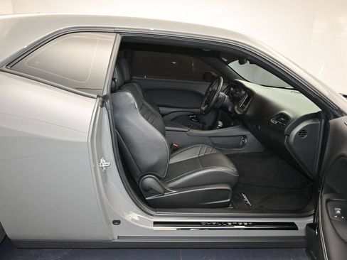 Used 2017 Dodge Challenger SRT Hellcat RWD image 27