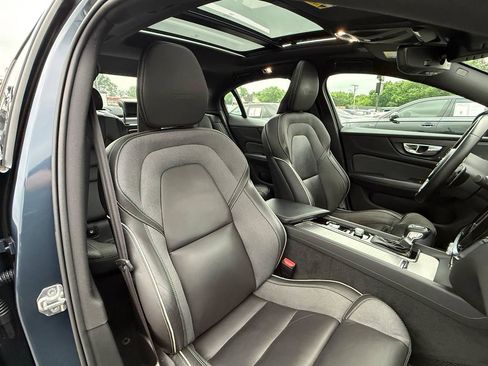 Used 2019 Volvo S60 T5 R-Design FWD image 24