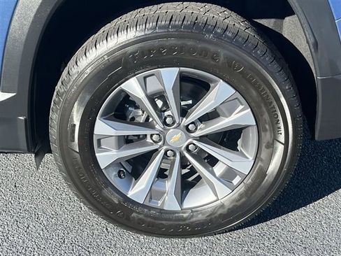 Used 2026 Chevrolet Equinox LT image 32