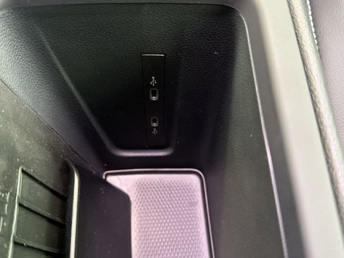 New 2026 Volkswagen Tiguan SE R-Line FWD image 31