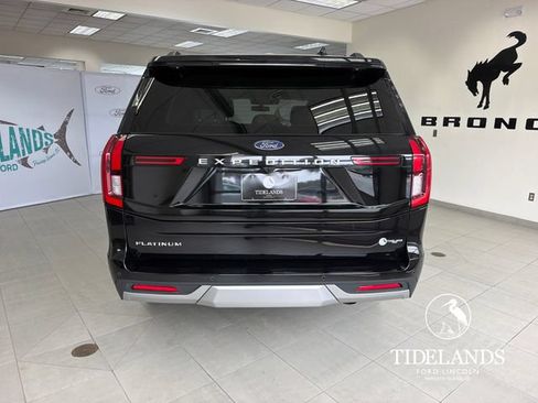 Certified 2025 Ford Expedition Platinum w/ Driver's Package AWD/4WD image 7