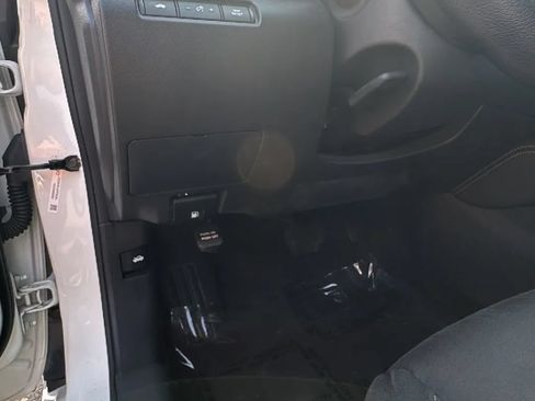 Used 2023 Nissan Altima 2.5 SV FWD image 12