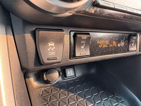 Used 2019 Toyota RAV4 XLE w/ Convenience Package AWD/4WD image 33