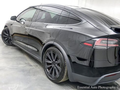 Used 2022 Tesla Model X image 11