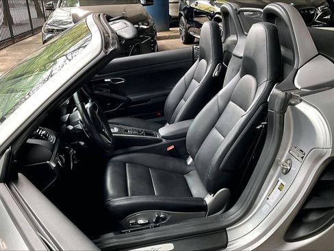 Used 2017 Porsche 718 Boxster image 7