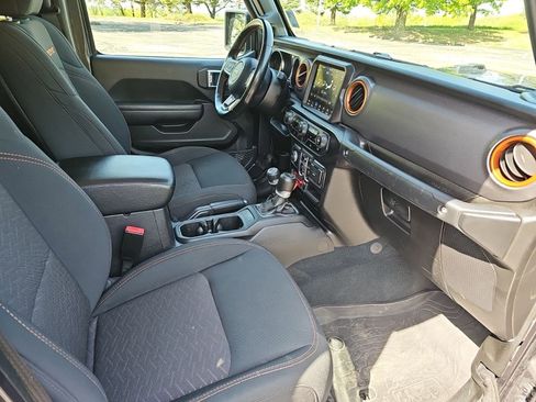 Used 2022 Jeep Gladiator Mojave w/ Cold Weather Group AWD/4WD image 11