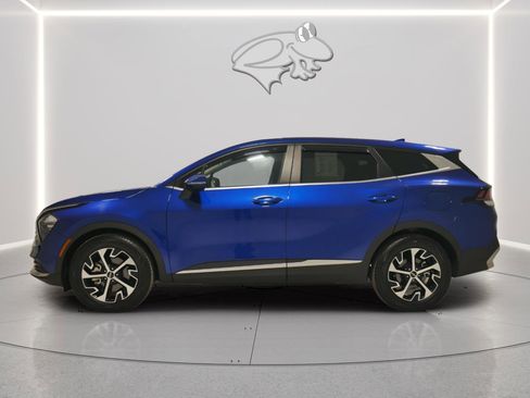 Used 2023 Kia Sportage EX image 2