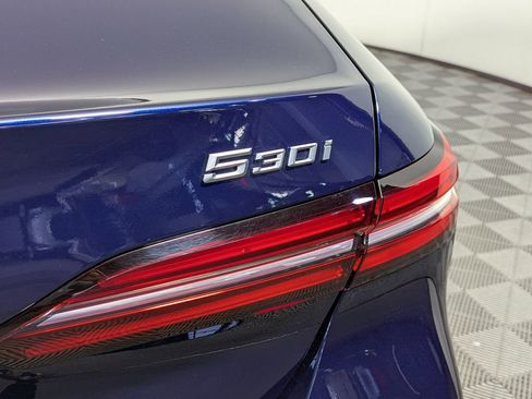 Used 2025 BMW 530i xDrive w/ Executive Package image 10