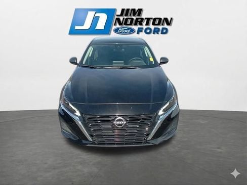 Used 2025 Nissan Altima 2.5 SV image 3