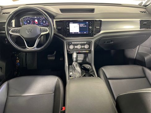 Used 2020 Volkswagen Atlas Cross Sport SEL image 25