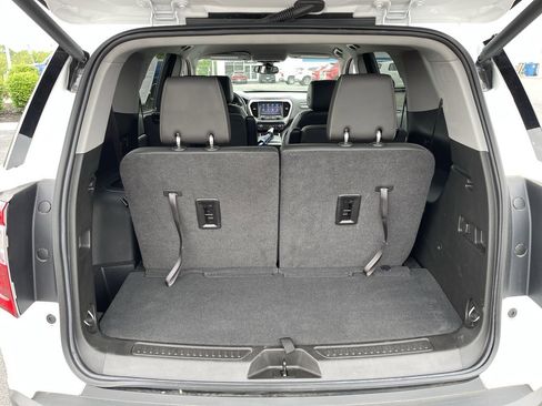 Used 2023 GMC Acadia SLT w/ Technology Package FWD image 26