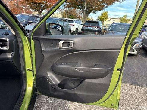 Certified 2022 Hyundai Venue SEL w/ Cargo Package image 33