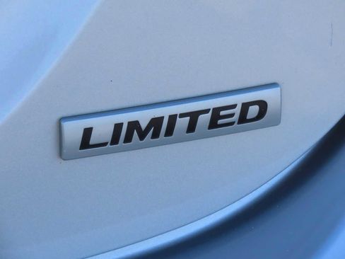 Used 2015 Hyundai Elantra Limited image 13