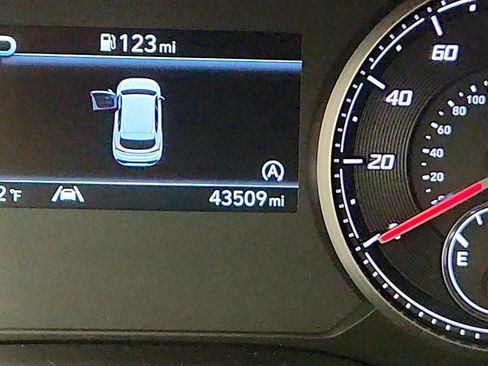 Used 2022 Hyundai Santa Fe SE w/ Cargo Package AWD/4WD image 14