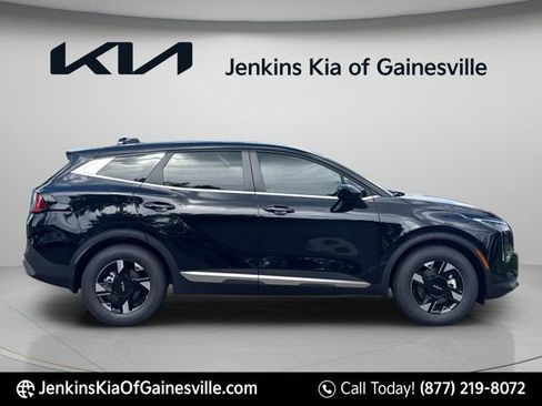 New 2026 Kia Sportage LX FWD image 2