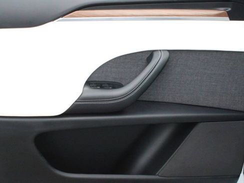Used 2023 Tesla Model X AWD/4WD image 8