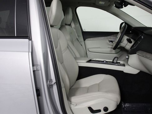 Certified 2023 Volvo XC90 T8 Plus image 29