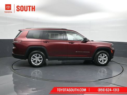 Used 2023 Jeep Grand Cherokee L Limited image 3