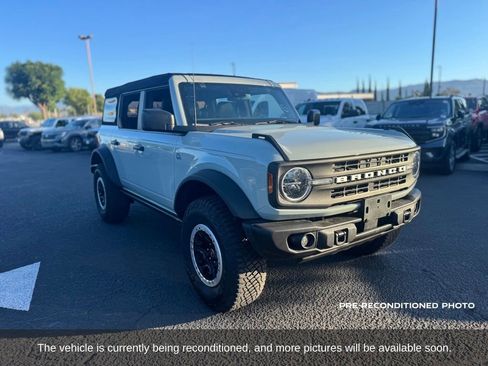 Used 2023 Ford Bronco Black Diamond w/ Sasquatch Package AWD/4WD image 8