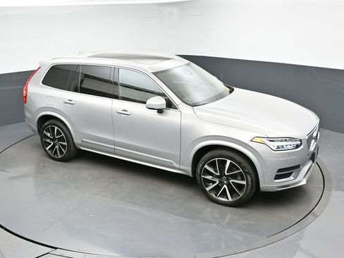 Used 2023 Volvo XC90 B6 Plus image 18